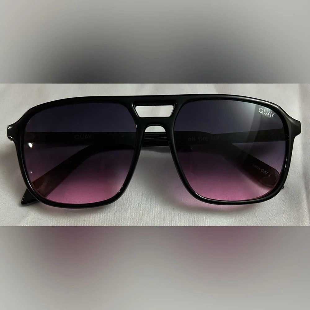 NWOT Quay On The Fly Sunglasses